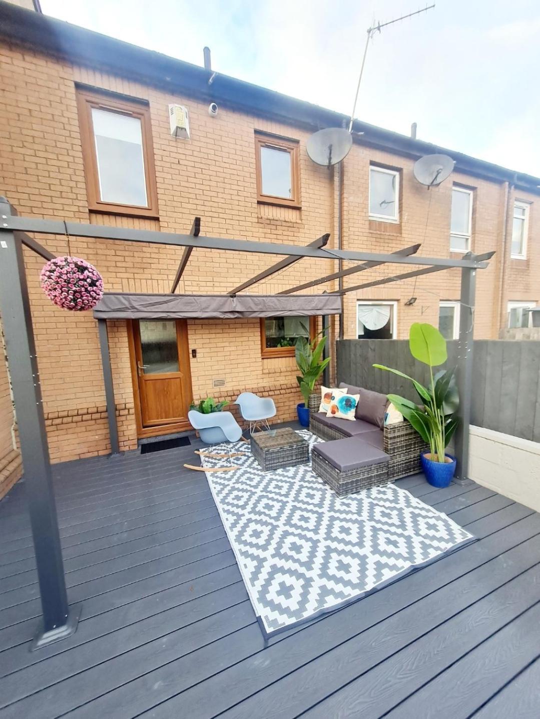 Bright 3Br Walking Distance To Town - Free Parking Apartment Glasgow Bagian luar foto